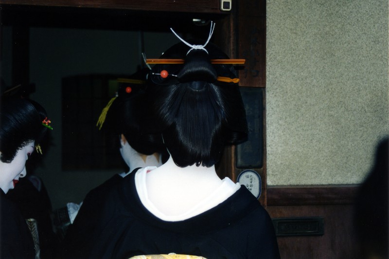 Geishas & Maikos (Gion Corner)